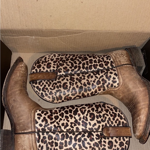 Women’s Ariat Boots - Picture 4 of 5
